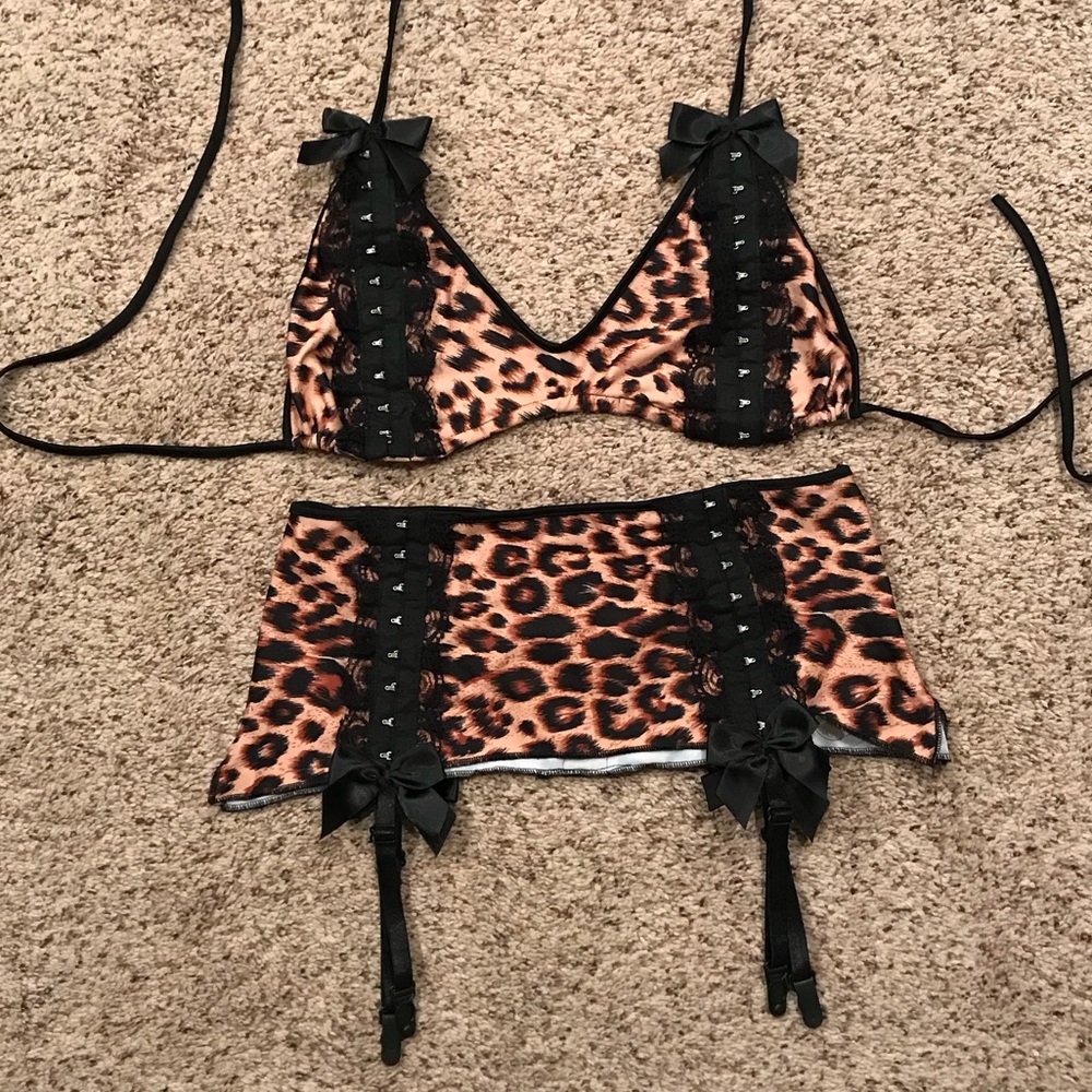 Leopard lingerie